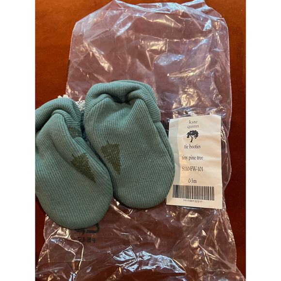 NWT Kate Quinn Tie Booties Slippers Tiny Pine Trees Organic Cotton 0-3m - Picture 2 of 2